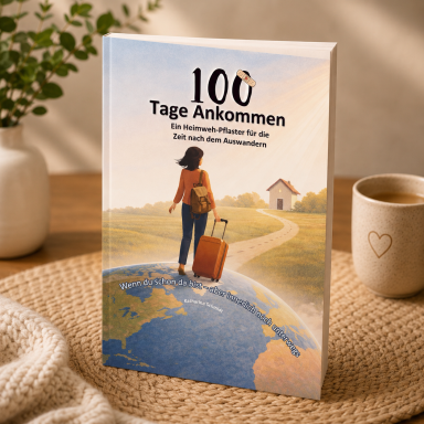 Buchcover mit einer Reisenden, die einen Koffer auf einem Globe zieht, Zielort im Hintergrund.